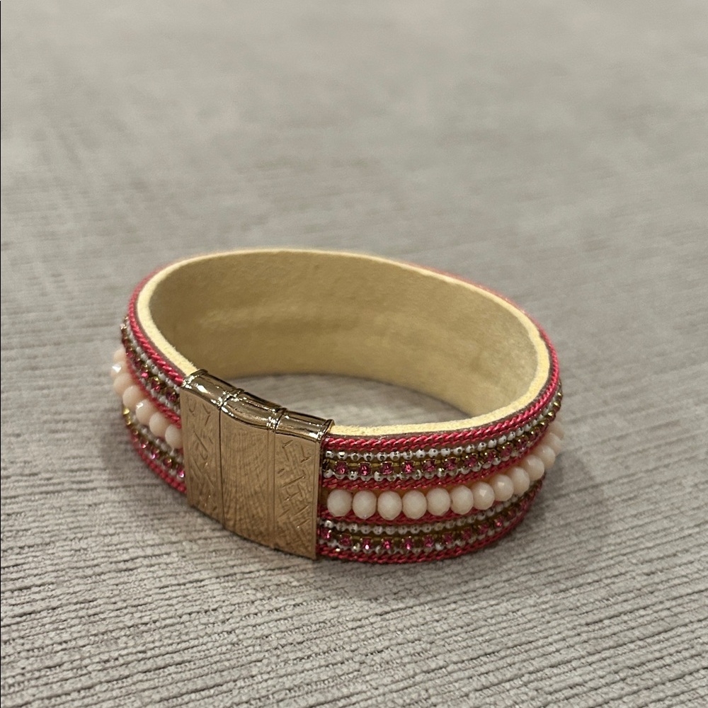 Elegant Pink and red beaded Gold Bracelet - magnetic clasp